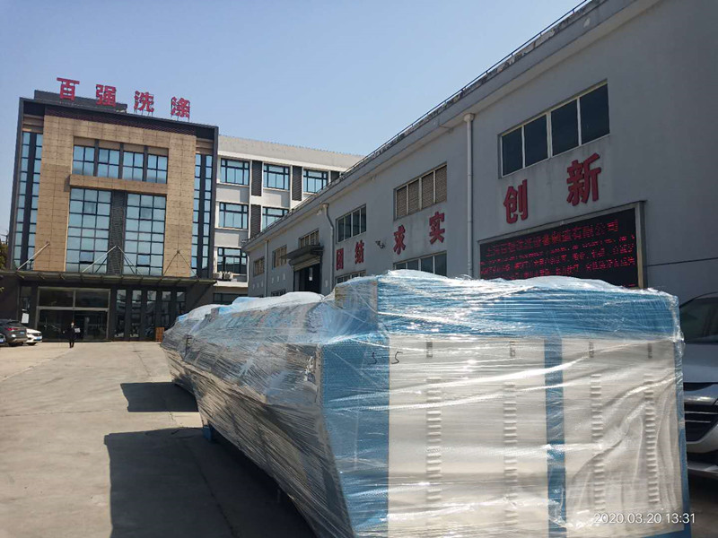 百強洗滌設(shè)備-洗脫機，烘干機，燙平機發(fā)貨四川